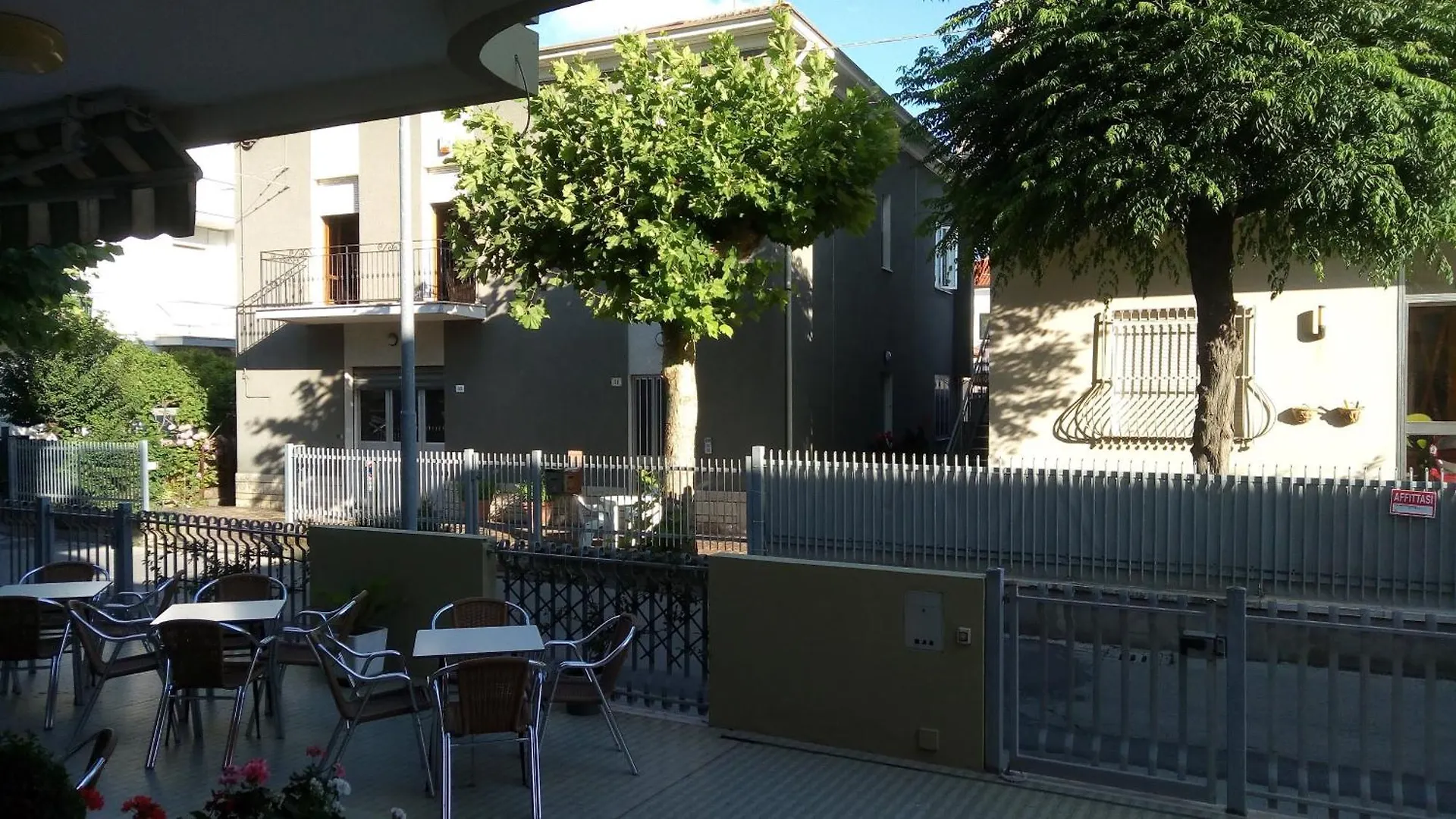 Hotel Carmen Viserba 0*, Viserbella di Rimini