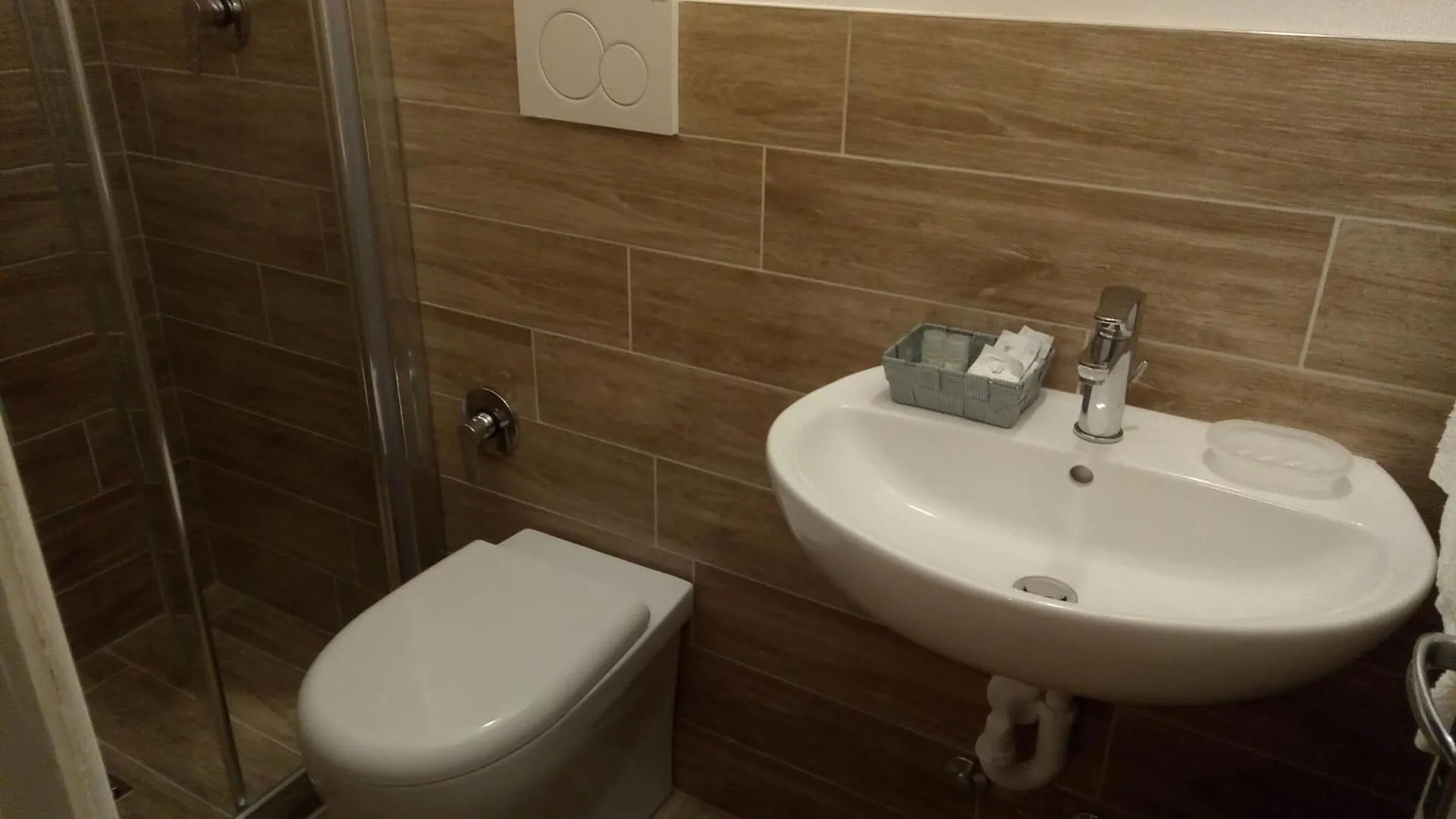 Hotel Carmen Viserba 0*, Viserbella di Rimini