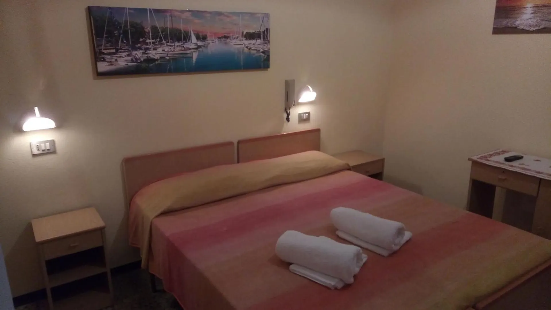 Hotel Carmen Viserba 0*, Viserbella di Rimini