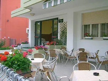 Hotel Carmen Viserba 0*, Viserbella di Rimini